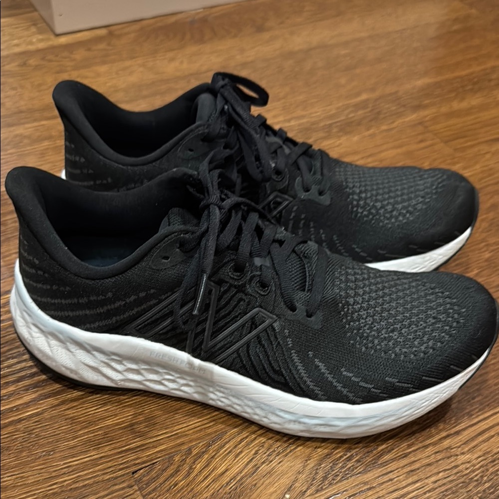 New Balance Vongo Black Running Shoes